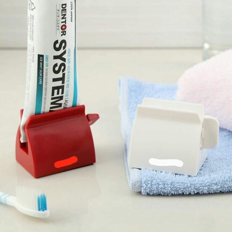 Dụng cụ ép kem đánh răng với công dụng chính là giúp người dùng dễ dàng lấy kem đánh răng ra ngoài.