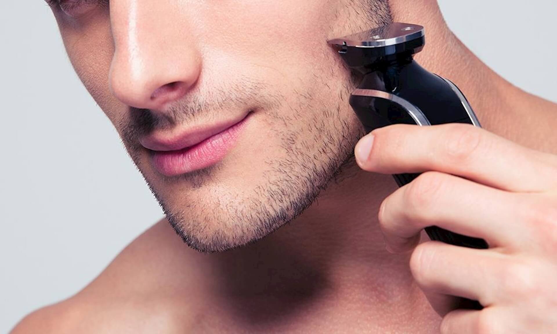 Khẳng định phong độ lịch lãm của nam giới thì việc cạo râu mỗi ngày là không thể thiếu