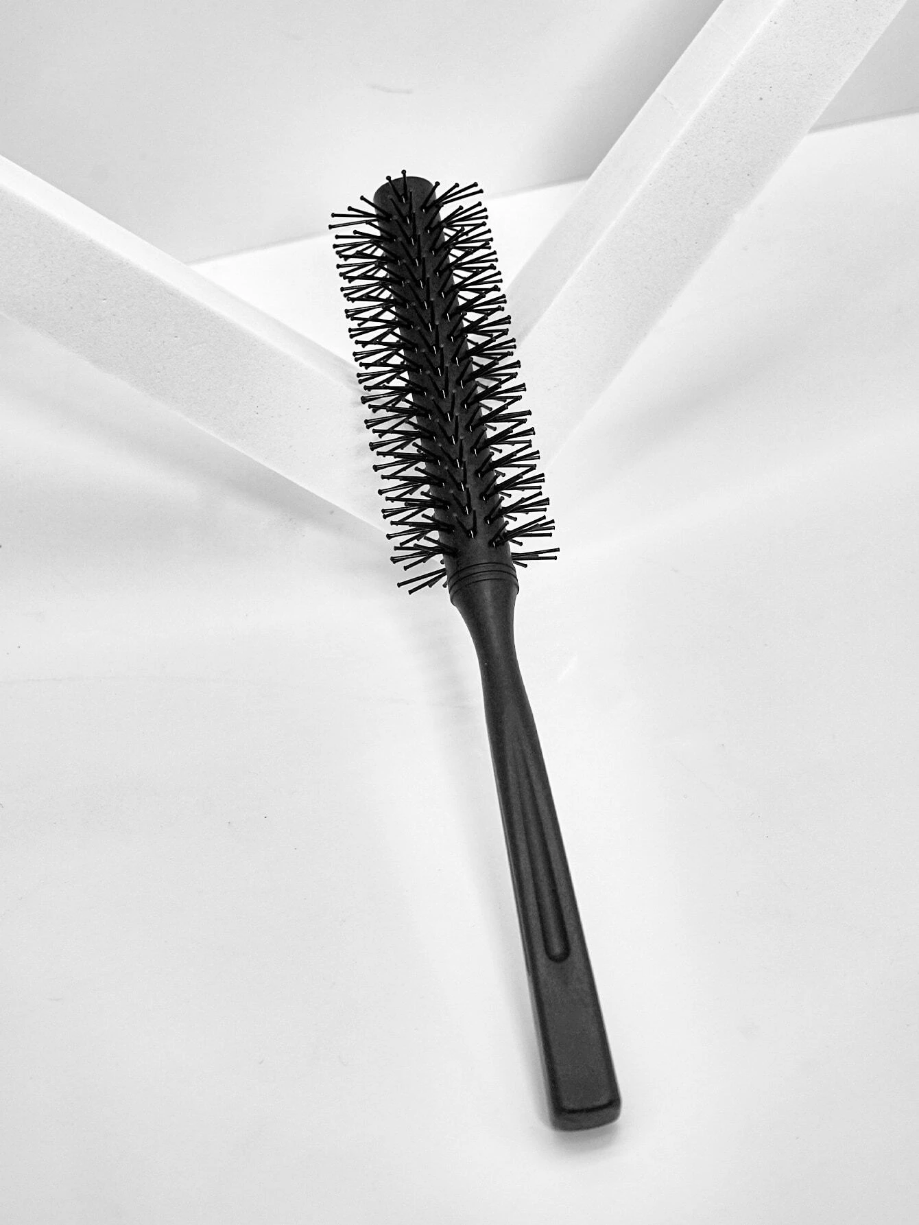 Lược tròn Lina Hair Round Brush