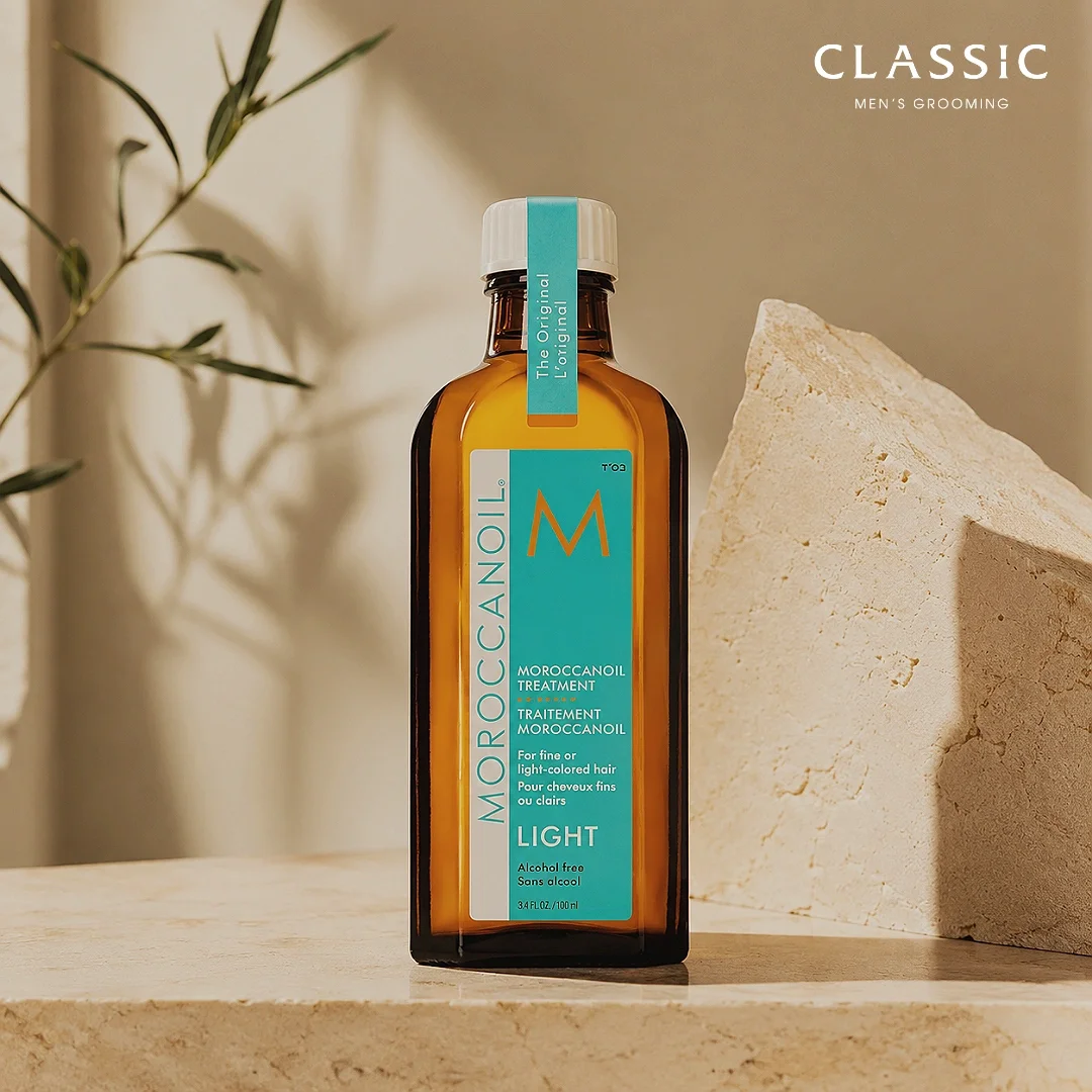 Texture nhẹ lỏng của Moroccanoil Treatment Light thẩm thấu nhanh