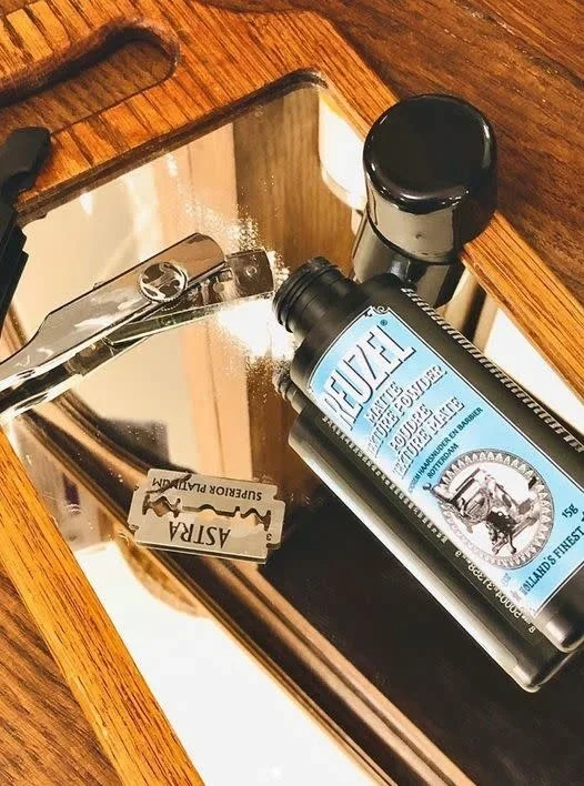 So sánh xịt tạo phồng Reuzel Grooming Tonic và bột tạo phồng Matte Texture Power