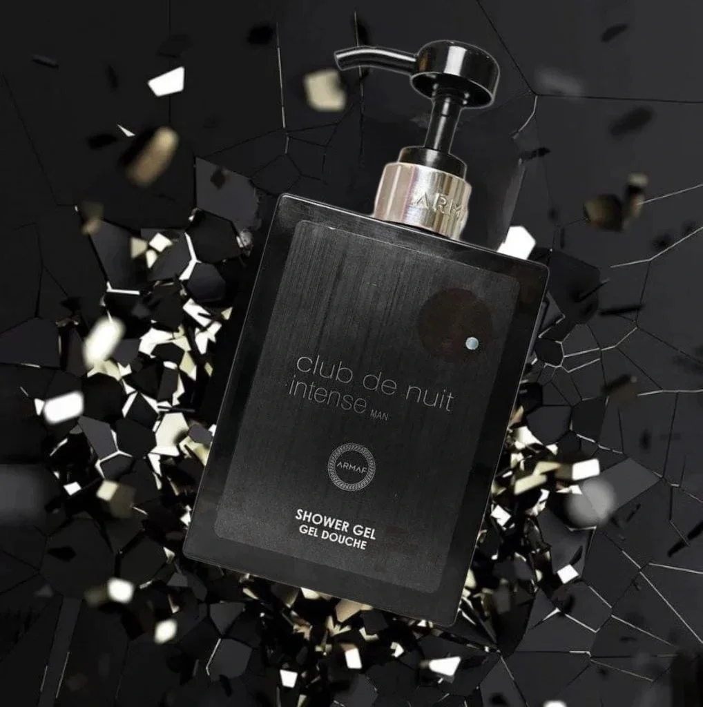 Sữa tắm Armaf Club De Nuit Intense Man với bao bì sang trọng màu đen