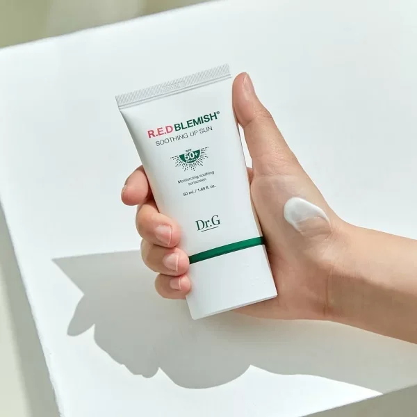 Kem chống nắng cho nam da dầu mụn không gây bết dính hay vệt trắng